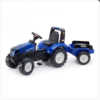 Traktor na pedale sa prikolicom inspirisan modelom New Holland za decu
